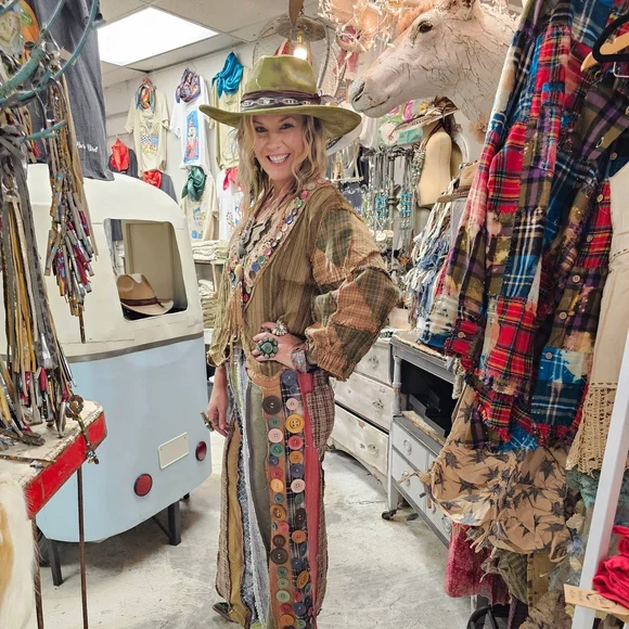 ***SOLD***ONE SIZE SMALLGRAB THEM AT COST*** A Rare Bird Bust Your Buttons Jeans - Picture 5 of 5